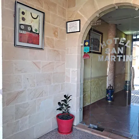 Hotelsanmartin מלון