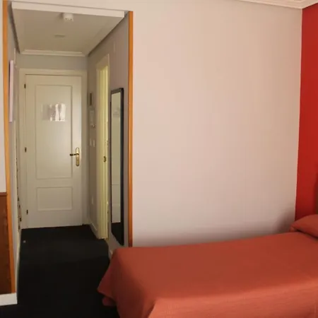 فندق Hotelsanmartin Frómista